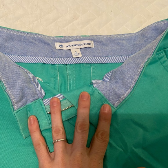 Southern tide shorts - Picture 2 of 3